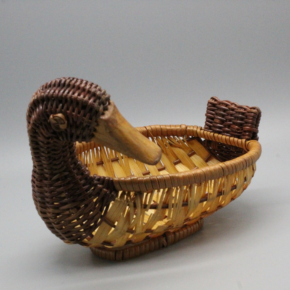 Vintage Wicker Duck Basket Small Brown Tan Boho Cottagecore Farmhouse Decor 7.5"